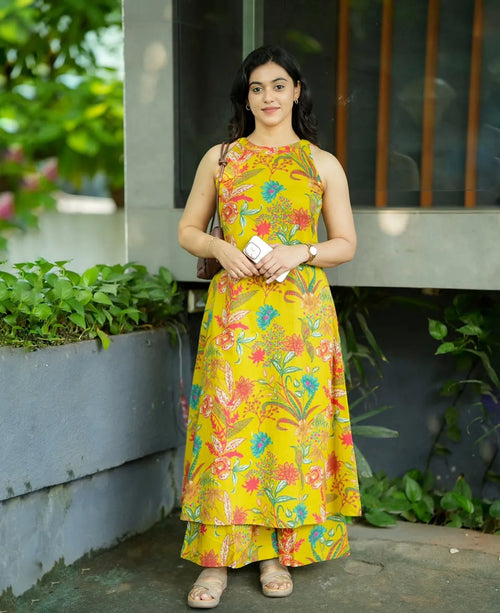 Cotton Cut Sleeve Floral Print Kurta & Pant Set.