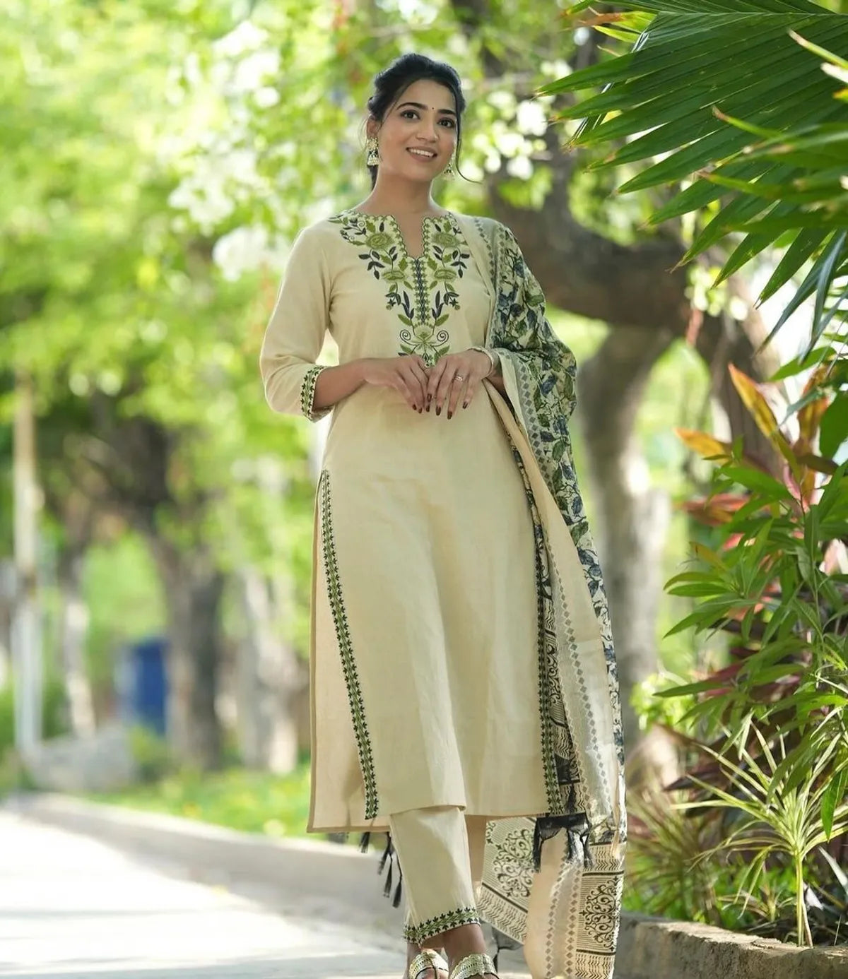 Cotton Embroidered Kurta with Pant & Khadi Silk Dupatta Set