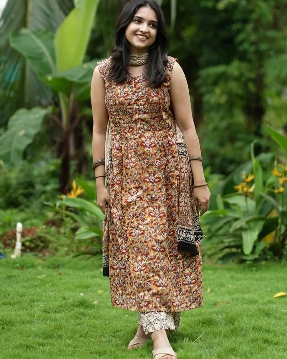 Cotton Printed Cut Sleeve Kurta With Pant & Dupatta Set