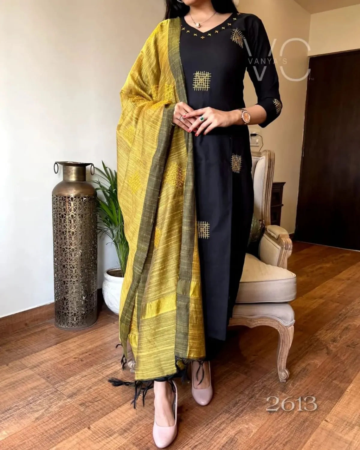 Black Embroidered Cotton Black Kurta And Pant Set With Silk Thread Work Dupatta