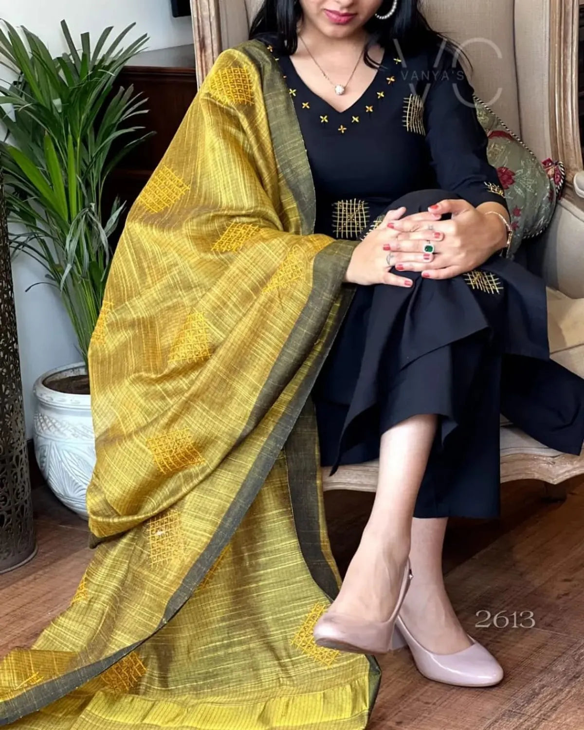 Black Embroidered Cotton Black Kurta And Pant Set With Silk Thread Work Dupatta