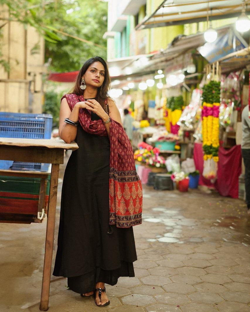 Black Sleeveless Anarkali Kurta Set with Printed Dupatta for Women