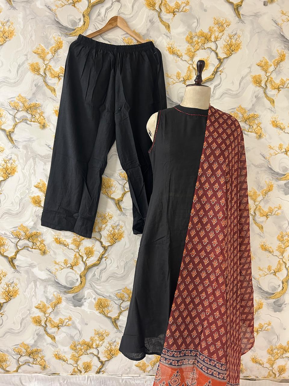 Black Sleeveless Anarkali Kurta Set with Printed Dupatta for Women